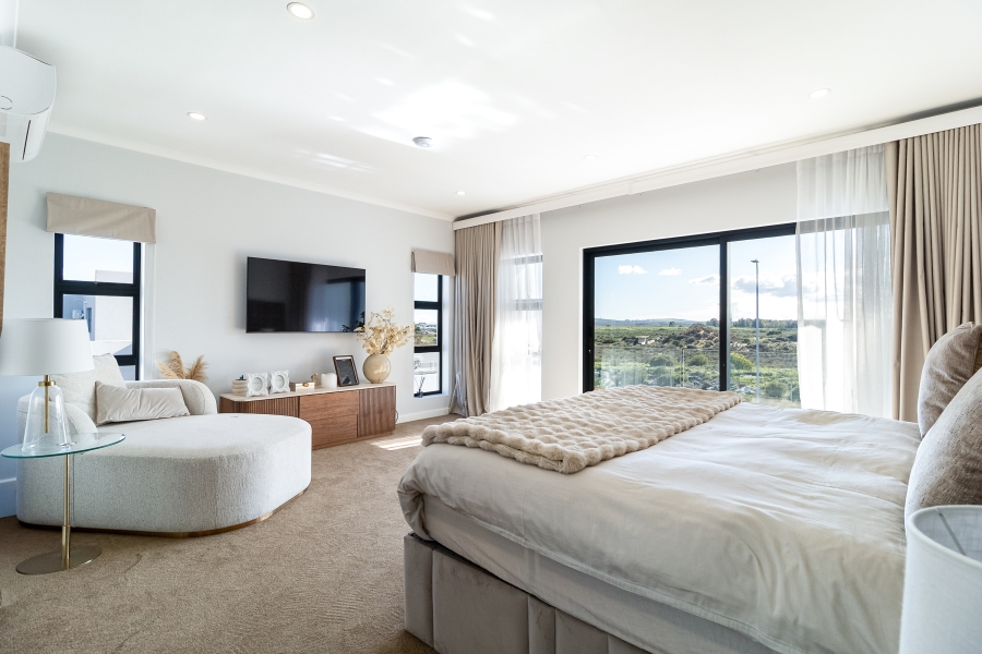 To Let 4 Bedroom Property for Rent in Sandown Estate Western Cape